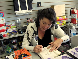 10-28-07 Books a Million book signing in Leesburg, VA